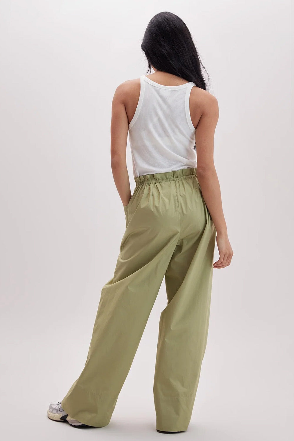 Richer Poorer - Weekend Poplin Pant - Green Ground - Back