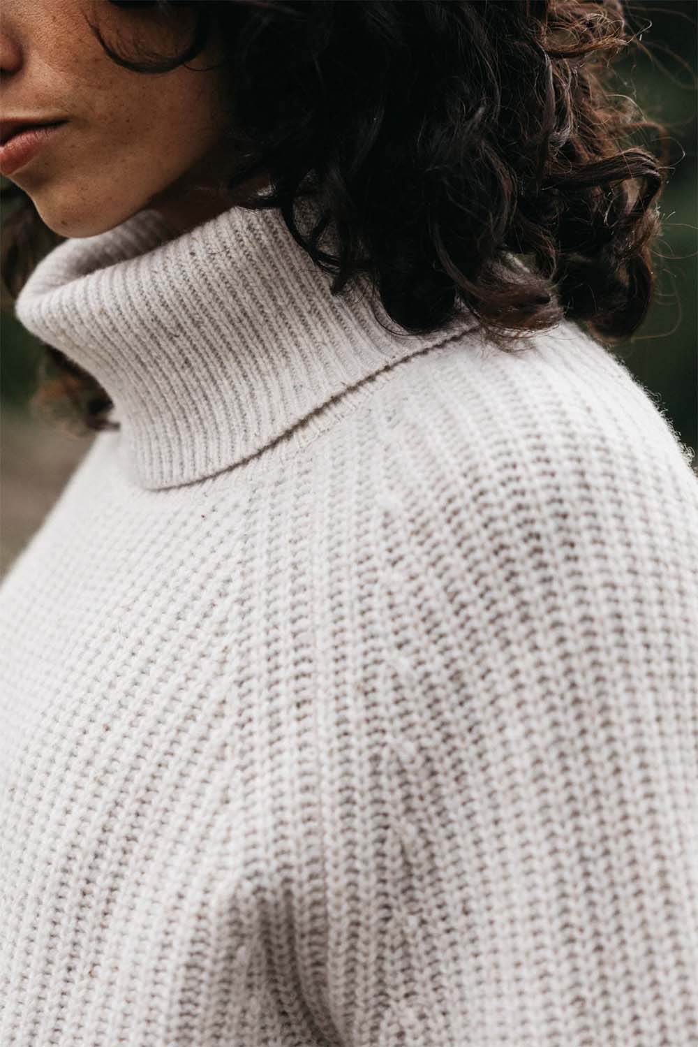 Finisterre - Mora Roll Neck - Ecru - Detail