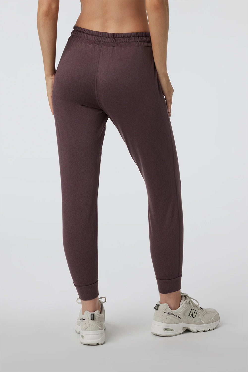 Vuori - Performance Jogger - Elderberry Heather - Back